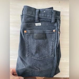 Black wranglers size 27 high waisted wriggler skinny Jean